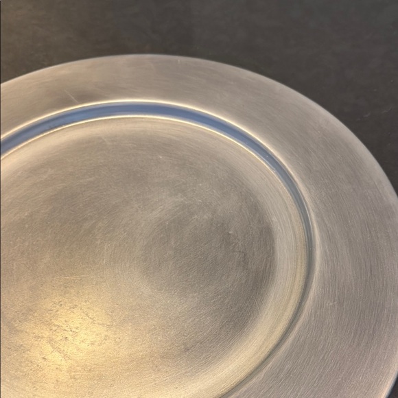 Crate & Barrel Shindig Charger - Picture 3 of 7